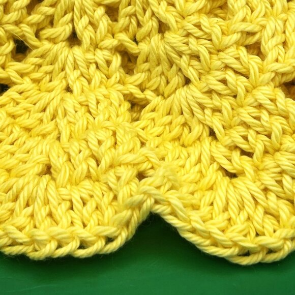 Hello Kitty Sanrio Plush Toy Hand Crocheted Yellow Lovey Blanket Dress Outfit - Picture 15 of 15